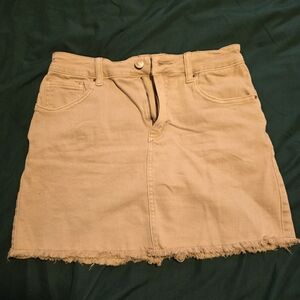 Zenana Outfitters Frayed Hem Mini Skirt in Khaki Small